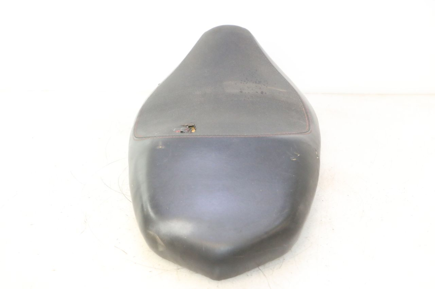 photo de ASIENTO PEUGEOT KISBEE 4T 50 (2010 - 2017) - Enfoque en la estructura