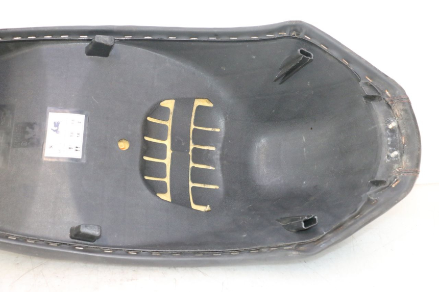 photo de ASIENTO PEUGEOT KISBEE 4T 50 (2010 - 2017) - Marcados y referencias originales