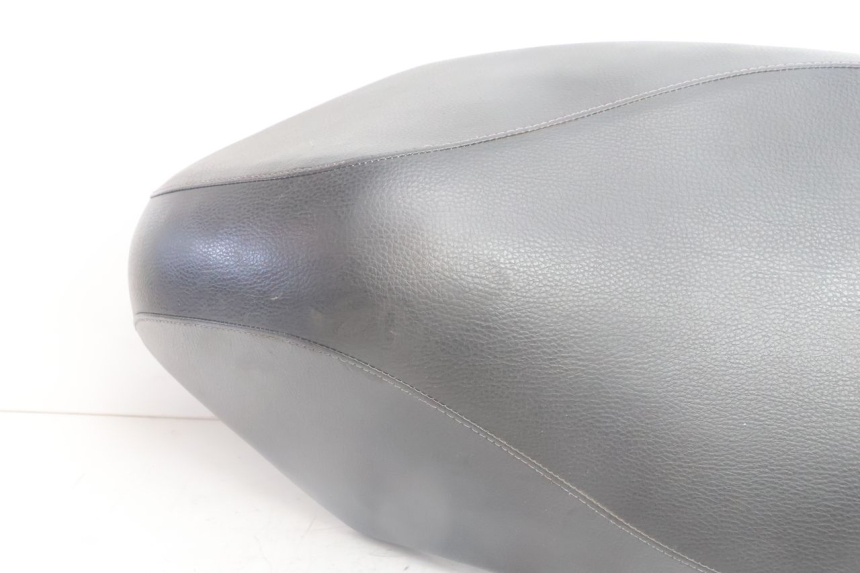 photo de ASIENTO PEUGEOT KISBEE 4T 50 (2010 - 2017) - Detalle de la pieza