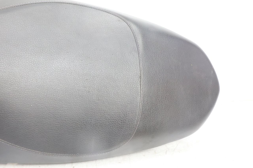 photo de ASIENTO PEUGEOT KISBEE 4T 50 (2010 - 2017) - Otra perspectiva