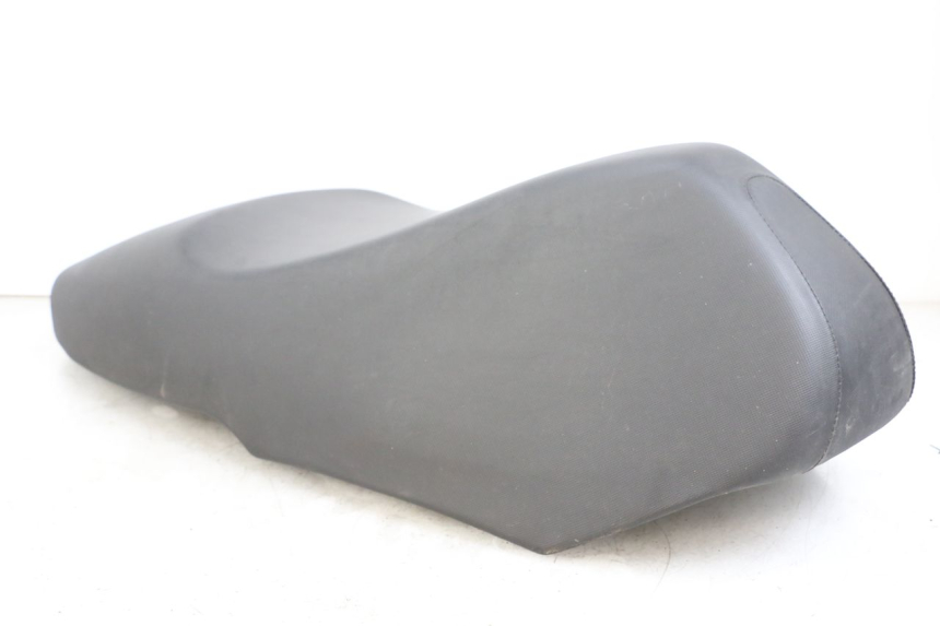 photo de ASIENTO RENAULT KOURANOS 125 (2001 - 2004) - Detalles de los puntos de fijación