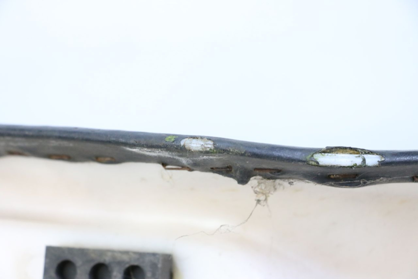 photo de ASIENTO KYMCO STRYKER OFF ROAD 125 (1999 - 2005) - Detalles de los puntos de fijación