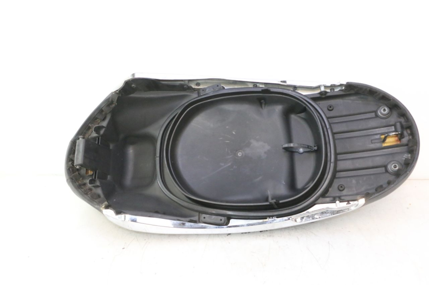 photo de ASIENTO PIAGGIO LIBERTY IGET 4T 50 (2015 - 2020) - Zoom sobre los componentes