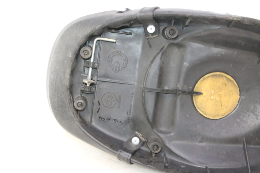 photo de ASIENTO PIAGGIO LIBERTY 50 (1998 - 2003) - Zoom sobre los componentes