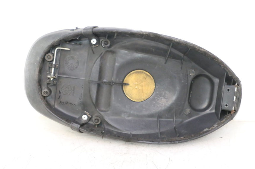 photo de ASIENTO PIAGGIO LIBERTY 50 (1998 - 2003) - Primer plano de alta resolución