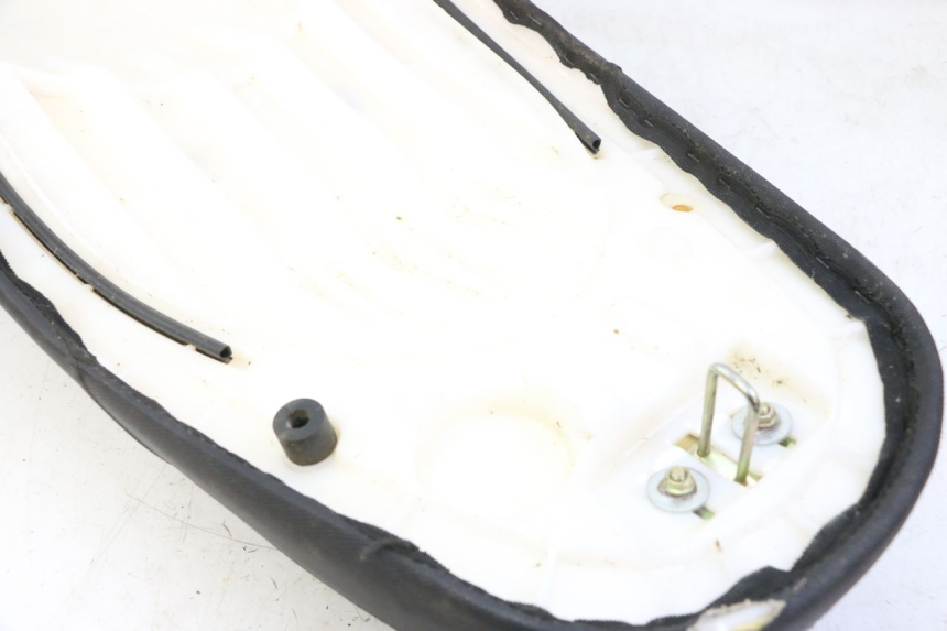 photo de ASIENTO LONGJIA SHARPY 125 (2020 - 2024) - Detalle de la pieza