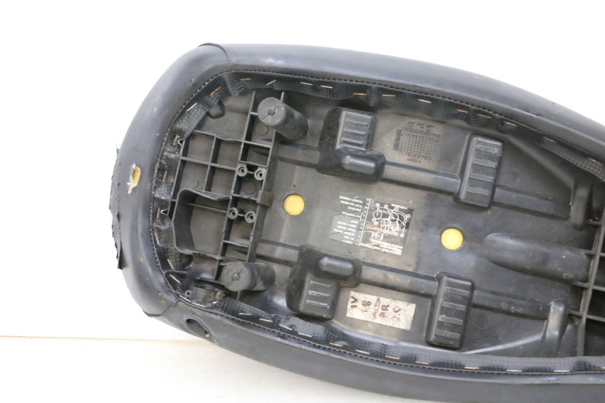 photo de ASIENTO PEUGEOT LUDIX 50 (2005 - 2007) - Estado de la superficie y material