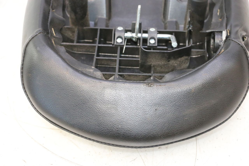 photo de ASIENTO PEUGEOT LUDIX 50 (2008 - 2017) - Primer plano técnico