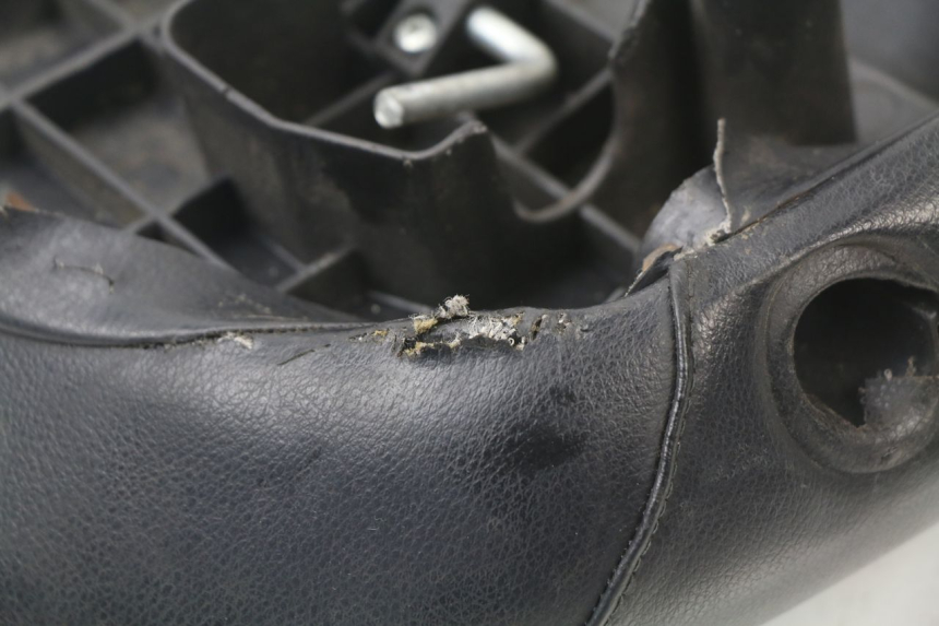 photo de ASIENTO PEUGEOT LUDIX ONE 50 (2004 - 2006) - Detalles de los puntos de fijación