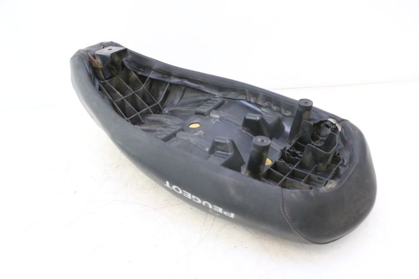 photo de ASIENTO PEUGEOT LUDIX ONE 50 (2004 - 2013) - Detalles de los puntos de fijación