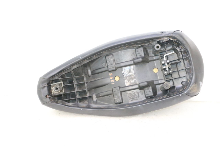 photo de ASIENTO PEUGEOT LUDIX ONE 50 (2004 - 2006) - Detalles de los puntos de fijación