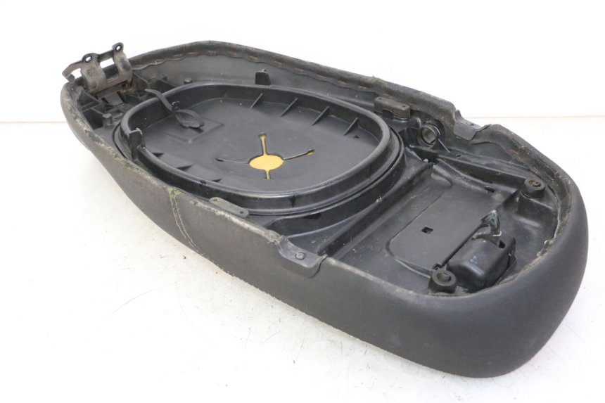 photo de ASIENTO PIAGGIO LXV 4T 50 (2009 - 2013) - Primer plano de alta resolución