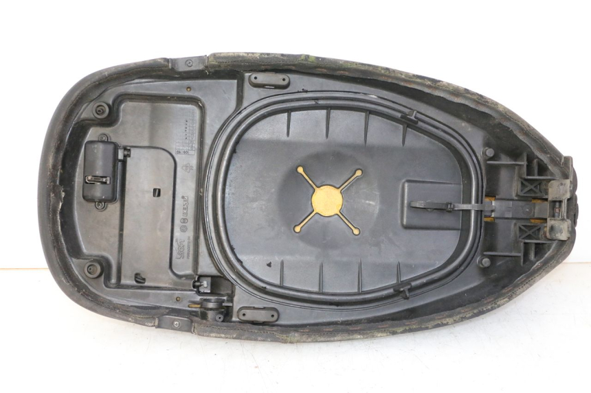 photo de ASIENTO PIAGGIO LXV 4T 50 (2009 - 2013) - Ángulo de visión alternativo