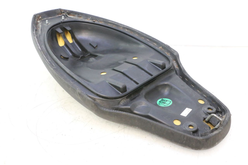 photo de ASIENTO MBK MACH G AC 50 (2002 - 2014) - Detalles de los puntos de fijación