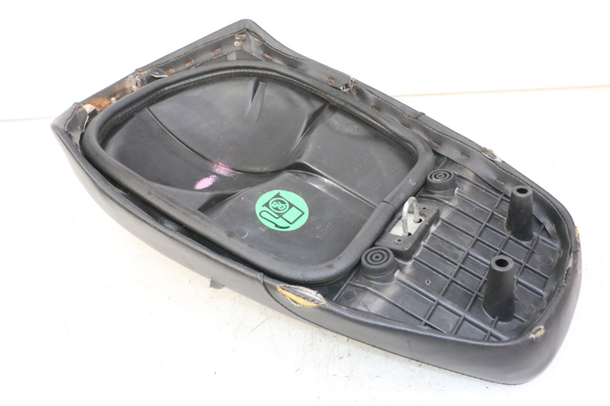 photo de ASIENTO MBK BOOSTER NEXT GENERATION 50 (1995 - 1998) - Detalles de los puntos de fijación