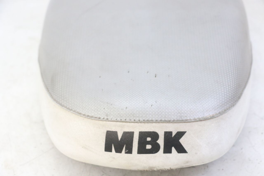 photo de ASIENTO MBK BOOSTER SPIRIT NAKED 50 (2004 - 2017) - Zoom sobre los componentes