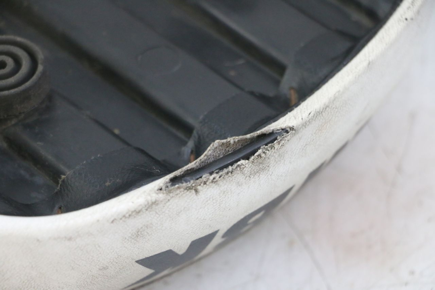 photo de ASIENTO MBK BOOSTER SPIRIT NAKED 50 (2004 - 2017) - Estado de la superficie y material