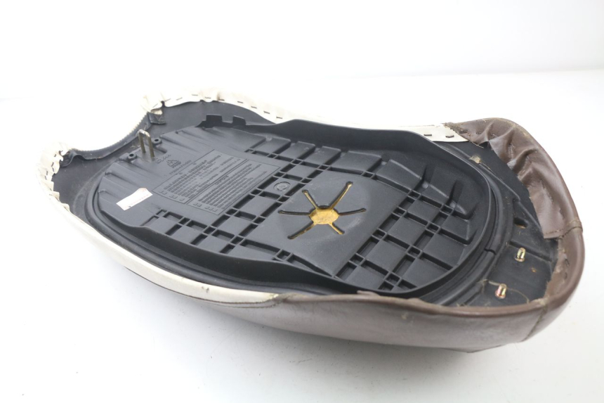 photo de ASIENTO SYM MIO 50 (2005 - 2010) - Detalles de los puntos de fijación