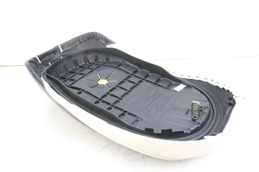 photo de ASIENTO SYM MIO 50 (2011 - 2017) - Detalle de la pieza