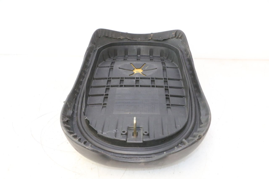 photo de ASIENTO SYM MIO 50 (2005 - 2010) - Detalles de los puntos de fijación
