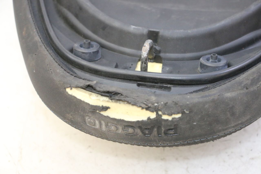 photo de ASIENTO PIAGGIO MP3 HPE 310 (2024 - 2025) - Detalle de la pieza