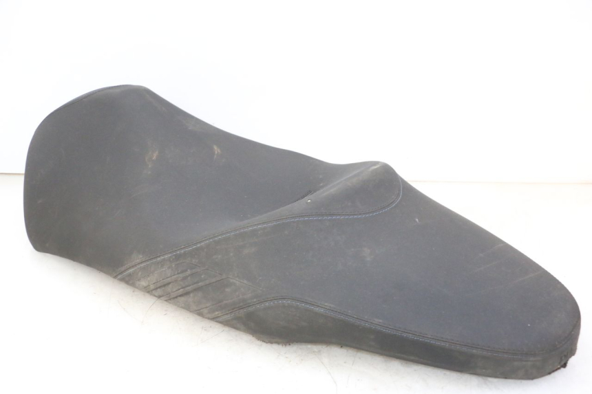 photo de ASIENTO PIAGGIO MP3 HPE 310 (2024 - 2025) - Enfoque en la estructura