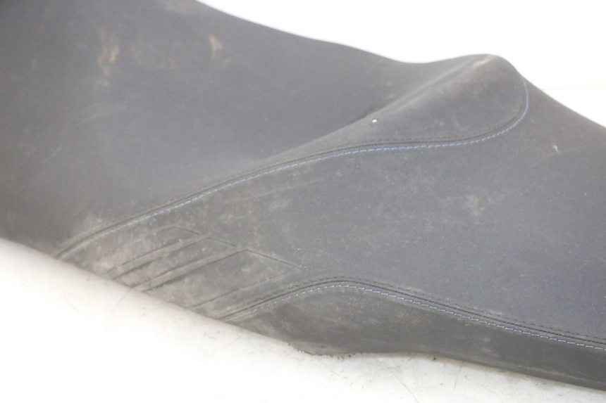 photo de ASIENTO PIAGGIO MP3 HPE 310 (2024 - 2025) - Ángulo de visión alternativo