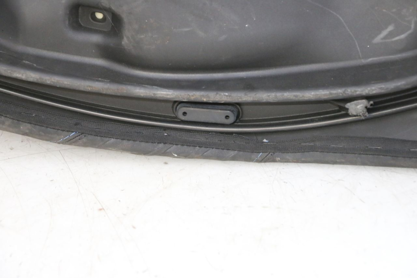 photo de ASIENTO PIAGGIO MP3 HPE 310 (2024 - 2025) - Estado de la superficie y material