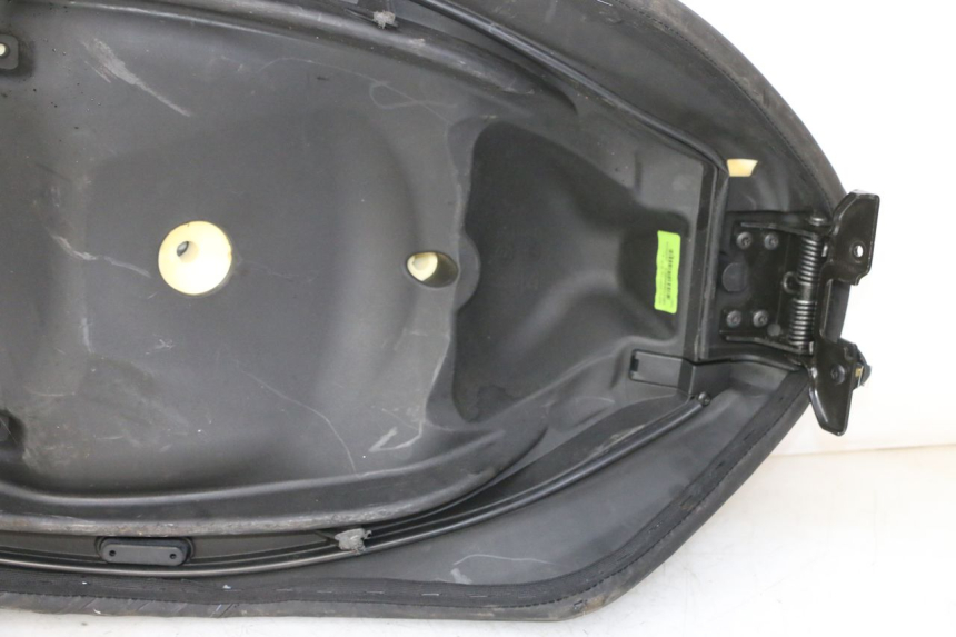 photo de ASIENTO PIAGGIO MP3 HPE 310 (2024 - 2025) - Marcados y referencias originales