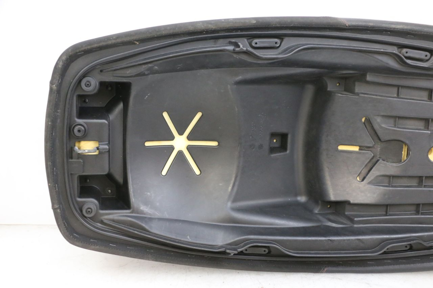 photo de ASIENTO PIAGGIO MP3 HPE 350 (2018 - 2020) - Otra vista del artículo