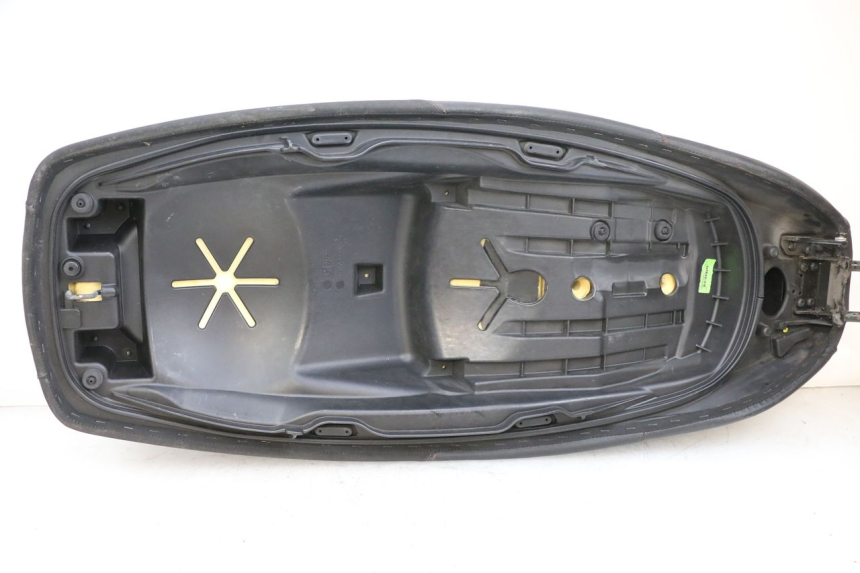 photo de ASIENTO PIAGGIO MP3 HPE 350 (2018 - 2020) - Características distintivas