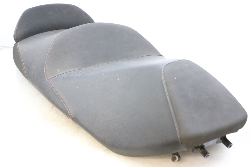 photo de ASIENTO PIAGGIO MP3 HPE 350 (2018 - 2020) - Zoom sobre los componentes
