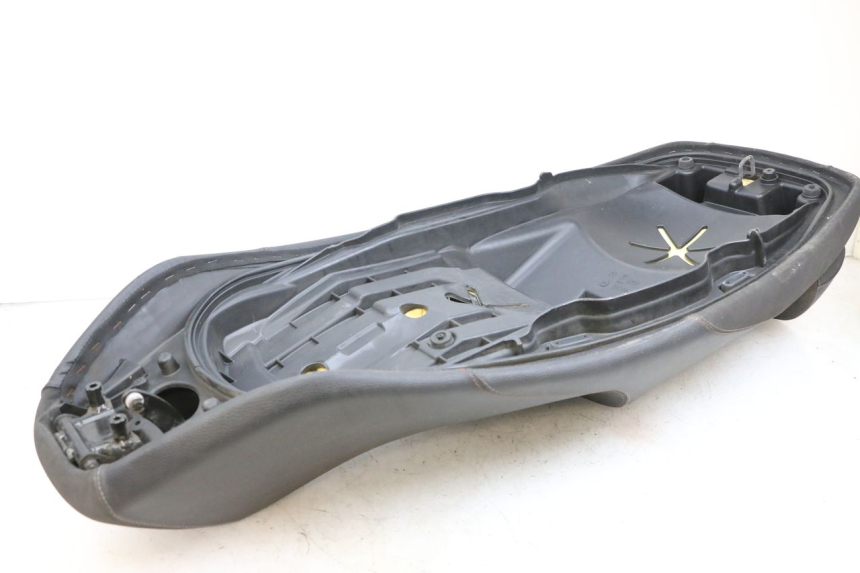 photo de ASIENTO PIAGGIO MP3 HPE 350 (2018 - 2020) - Otra perspectiva