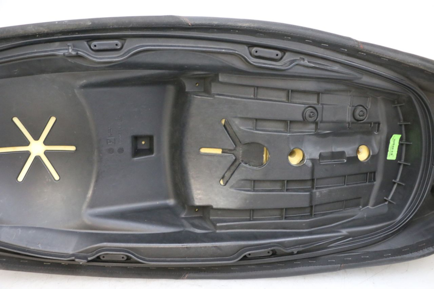 photo de ASIENTO PIAGGIO MP3 HPE 350 (2018 - 2020) - Marcados y referencias originales