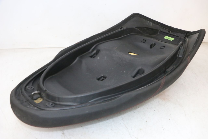 photo de ASIENTO PIAGGIO MP3 HPE 300 (2019 - 2026) - Vista general del producto