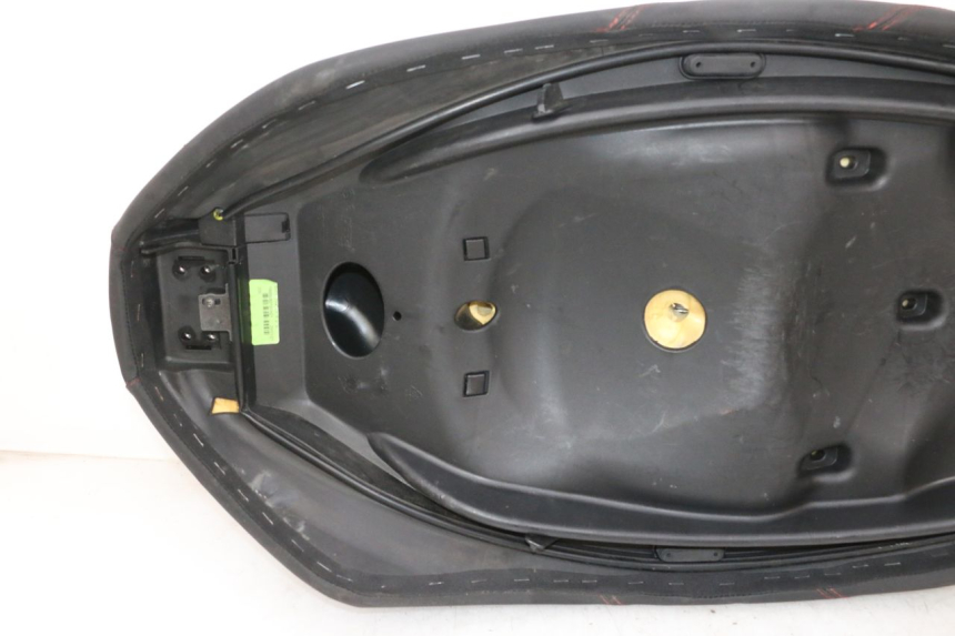 photo de ASIENTO PIAGGIO MP3 HPE 300 (2019 - 2026) - Marcados y referencias originales