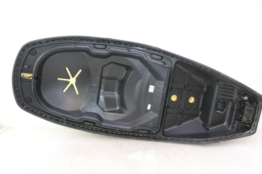 photo de ASIENTO PIAGGIO MP3 HPE 530 (2022 - 2026) - Zoom calidad de ocasión