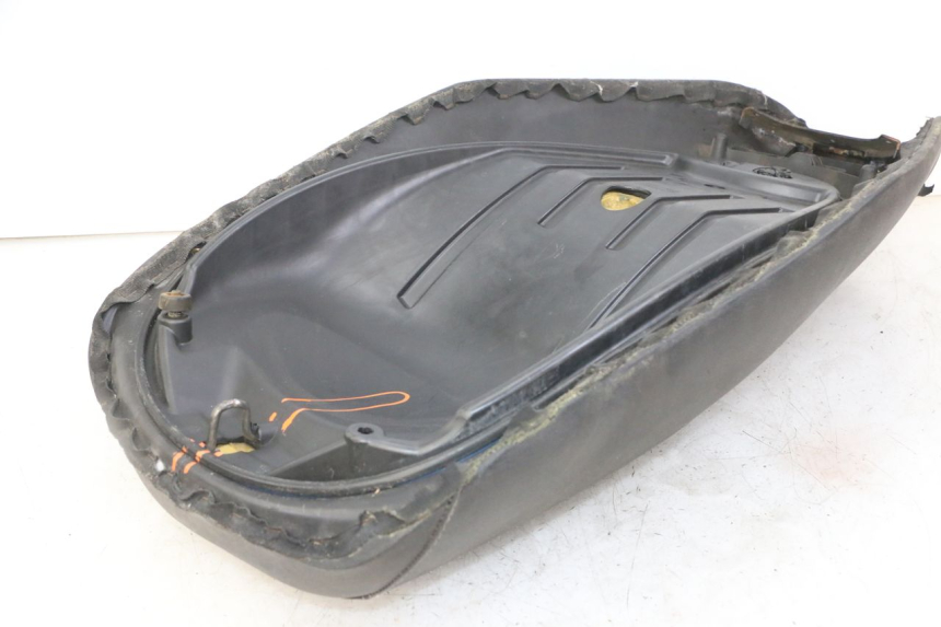 photo de ASIENTO PIAGGIO MP3 LT 400 (2007 - 2012) - Primer plano técnico