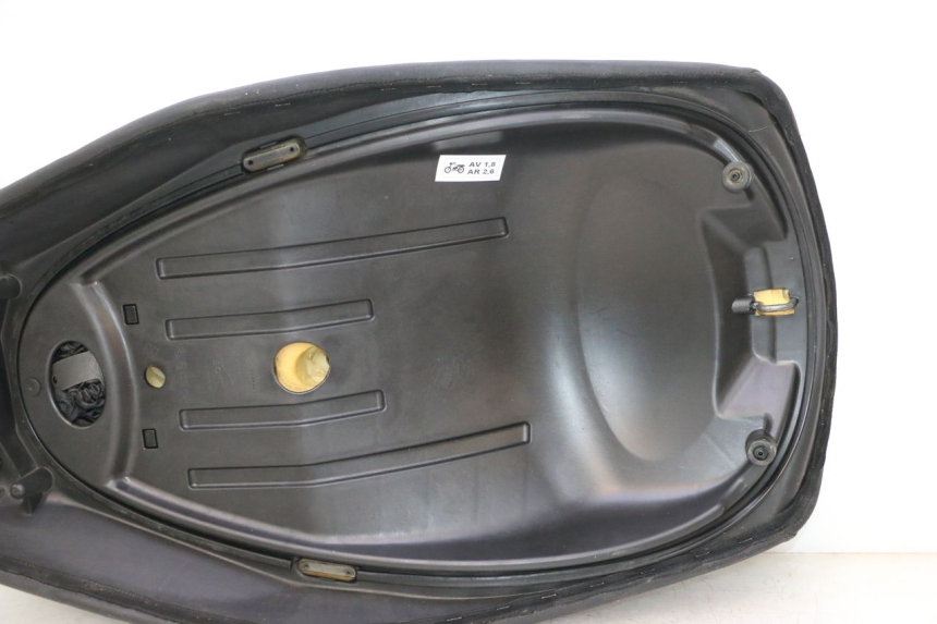 photo de ASIENTO PIAGGIO MP3 LT 300 (2010 - 2016) - Ángulo de visión alternativo