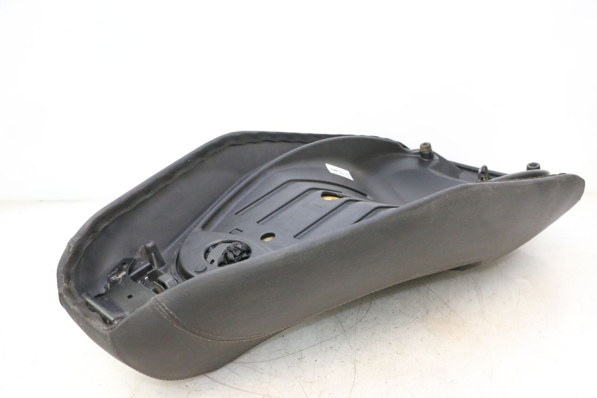 photo de ASIENTO PIAGGIO MP3 LT 300 (2010 - 2016) - Primer plano técnico