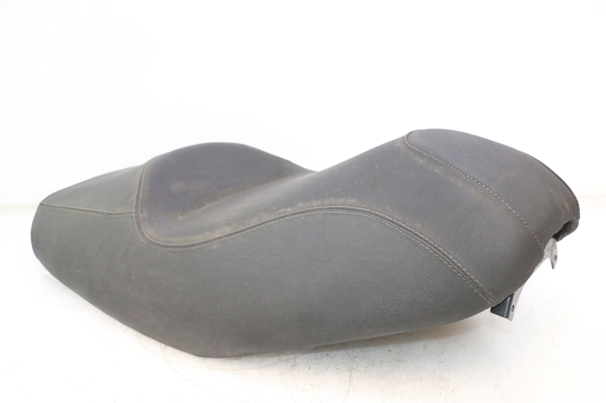 photo de ASIENTO PIAGGIO MP3 LT 300 (2010 - 2016) - Detalles de los puntos de fijación