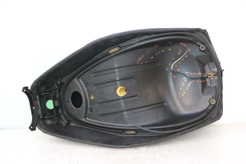 photo de ASIENTO PIAGGIO MP3 LT 400 (2007 - 2012) - Primer plano técnico