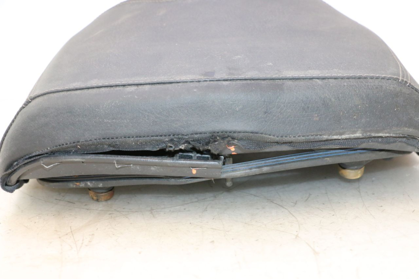 photo de ASIENTO PIAGGIO MP3 LT 400 (2007 - 2012) - Detalles de los puntos de fijación