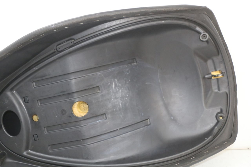 photo de ASIENTO PIAGGIO MP3 125 (2006 - 2014) - Características distintivas