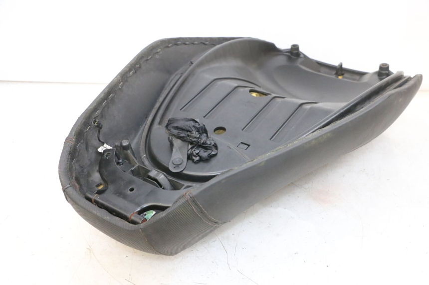 photo de ASIENTO PIAGGIO MP3 RL 250 (2006 - 2010) - Características distintivas