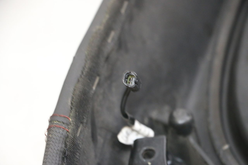 photo de ASIENTO PIAGGIO MP3 RL 250 (2006 - 2010) - Zoom sobre los componentes