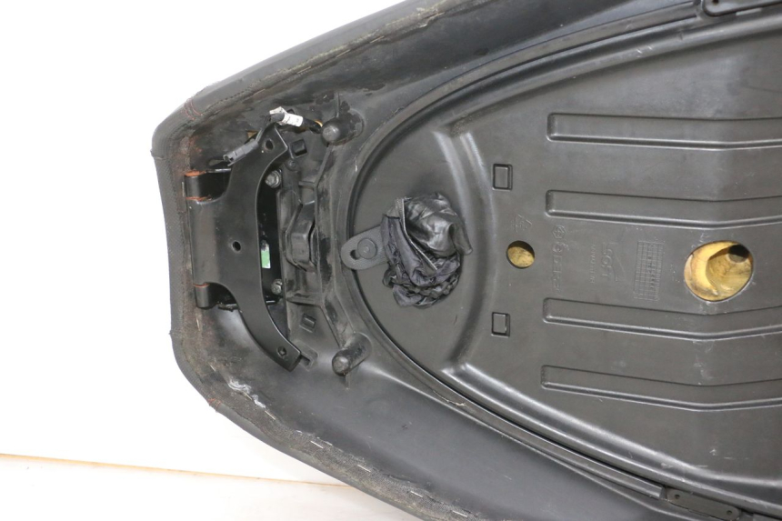 photo de ASIENTO PIAGGIO MP3 RL 250 (2006 - 2010) - Foto de producto adicional