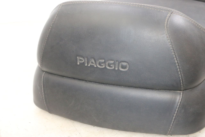 photo de ASIENTO PIAGGIO MP3 500 (2016 - 2018) - Zoom sobre los componentes