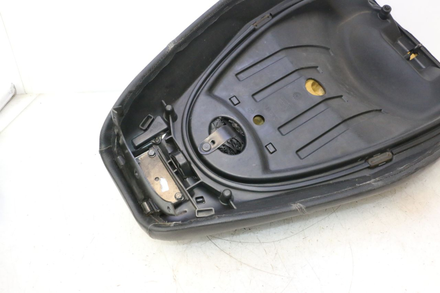 photo de ASIENTO PIAGGIO MP3 500 (2011 - 2015) - Zoom estado de uso