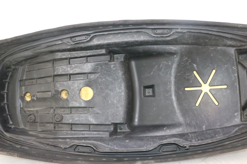 photo de ASIENTO PIAGGIO MP3 500 (2016 - 2018) - Estado de la superficie y material